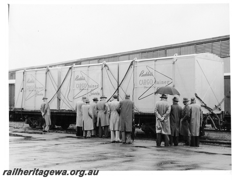 P10571
An unidentified QCF class flat top wagon loaded with Rudders Cargotainers in a demonstration for invited guests.

