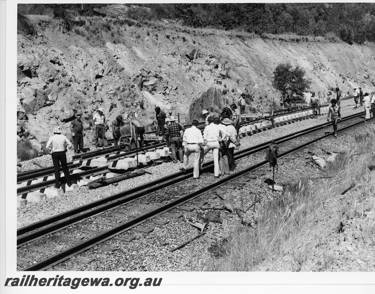 P10677
Laying dual gauge track, workers, overseers, cutting, Avon Valley line
