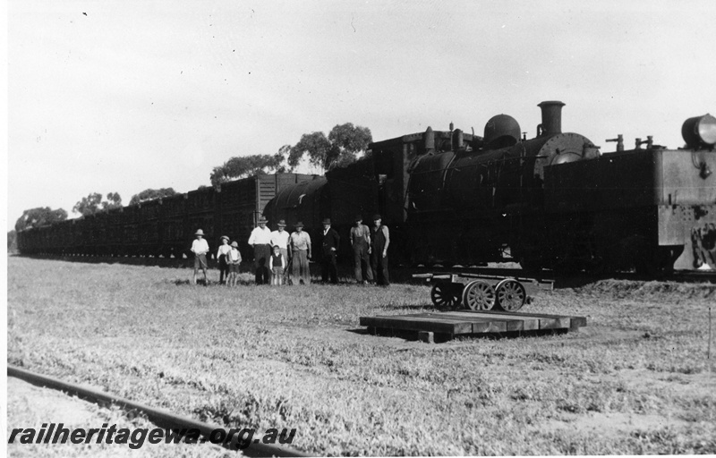 P10712
M class Garratt loco, livestock train, possibly the 