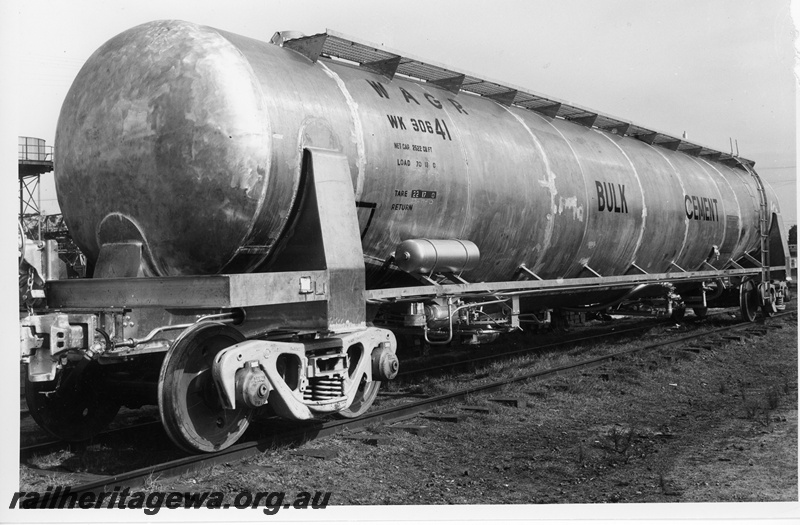 P10739
WK class 30641 standard gauge class bulk cement tanker pictured at Midland.
