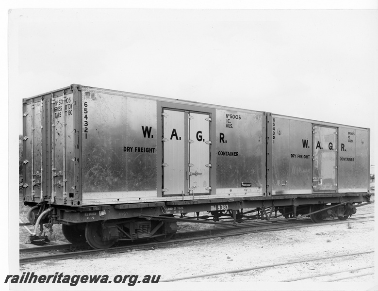 P10753
QM class 9383 narrow gauge flat top wagon loaded with two WAGR dry freight containers
