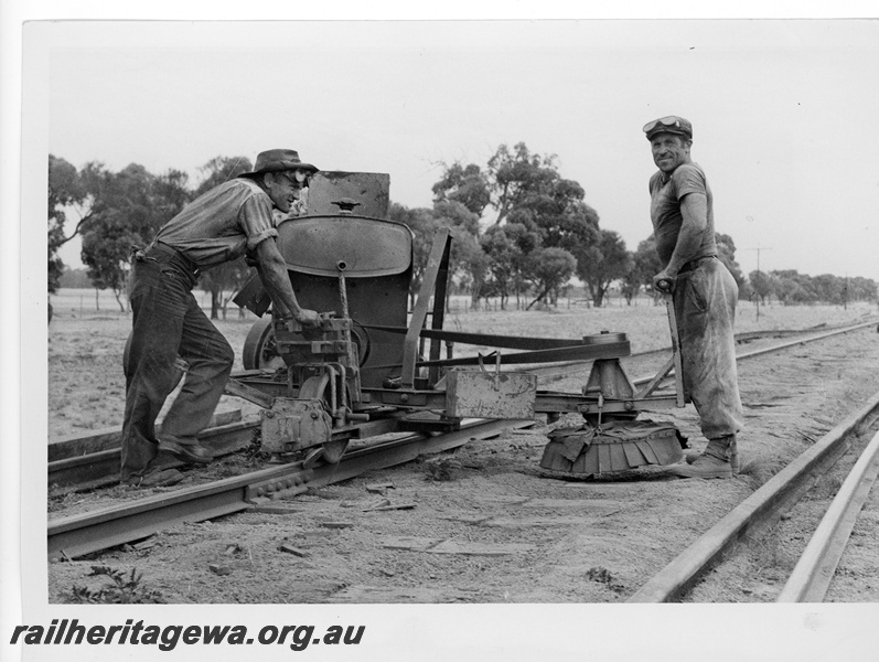 P10762
Nordberg Adzing machine in use on the relaying of the Great Southern Railway.

