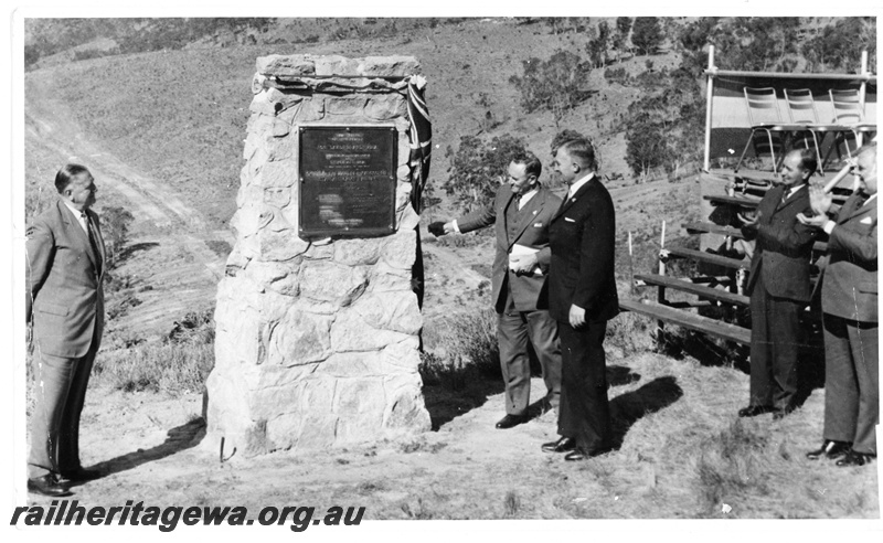 P10785
Unveiling of plaque marking the commencement of construction of the standard gauge line through the Avon Valley, cairn, dignitaries, dais (part), Avon Valley line, c1962
