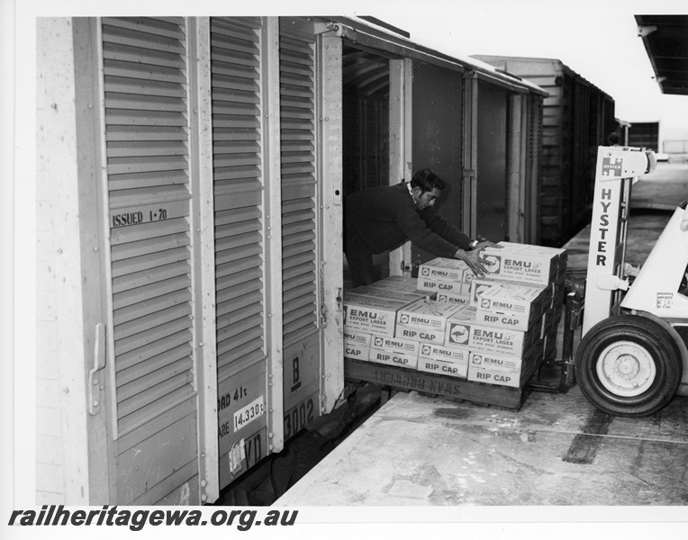 P10793
VD class louvre van 23002, loading cartons of Emu beer, Hyster forklift, Swan Brewery pallet, driver

