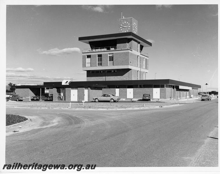 P10827
Yardmaster's office and control tower, Forrestfield
