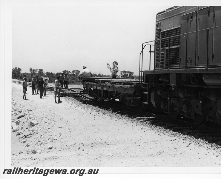 P10852
AB class 1535 (end only), flat bed wagon, track maintenance crew, sledding, DE line, see P15920
