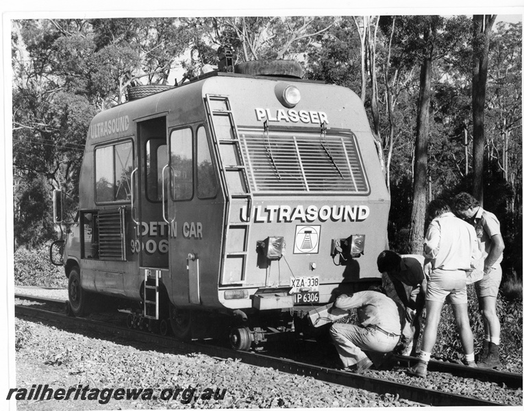P10862
Plasser Ultrasound Detection Car, Jarrahdale Branch, side and front view with New Zealand and West Australian vehicle number plates
