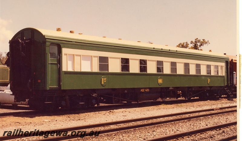 P10863
WAGR carriage AQZ class 420 in HVR ownership, green and cream livery, end and side view
