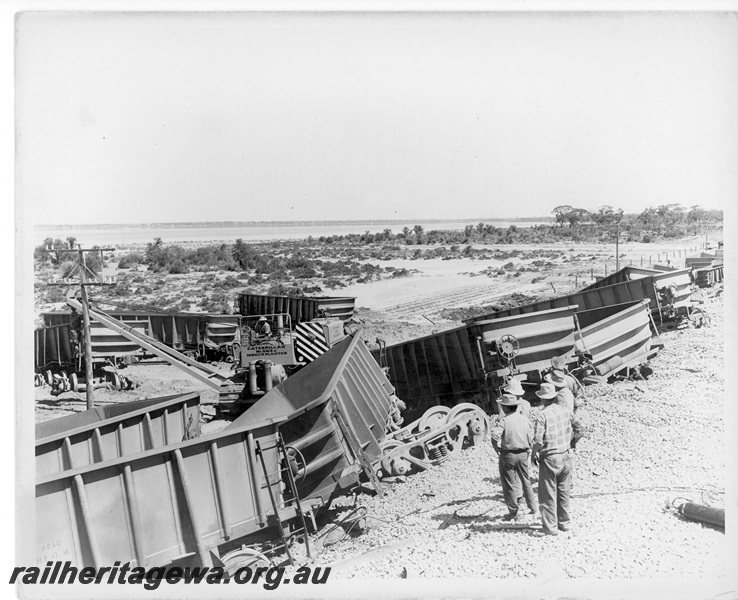 P10869
WAGR WO class iron ore wagons derailed at Lake Julia, 