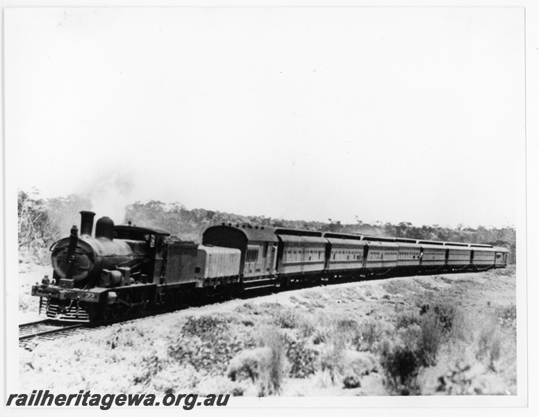 P10887
Commonwealth Railways (CR) G class 22 steam locomotive hauling a passenger train on the eastern portion of the Nullarbor Plain.

