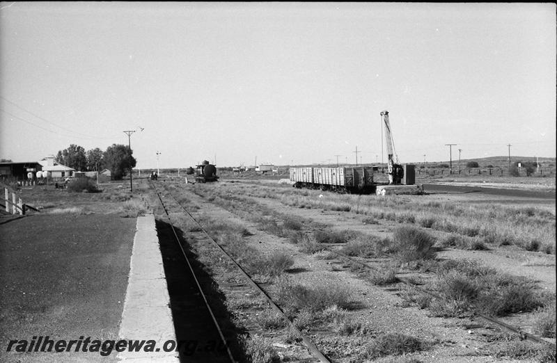 P11138
Station platform, yard crane, yard, Mount Magnet, NR line, general view across yard

