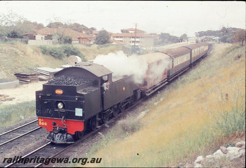 P11697
DM class 586, down show special, station and footbridge in background, West Leederville. ER line.
