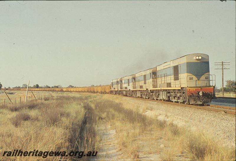 P11744
K class 209, plus 3 x K class, up iron ore, between Midland and Forrestfield. ER line.
