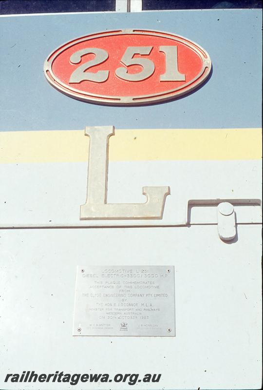 P11756
L class 251, numberplate and acceptance plate detail, Midland workshops.
