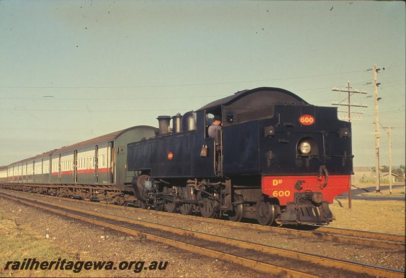 P11882
DD class 600 with DM class driving wheels, suburban passenger. Unknown location.
