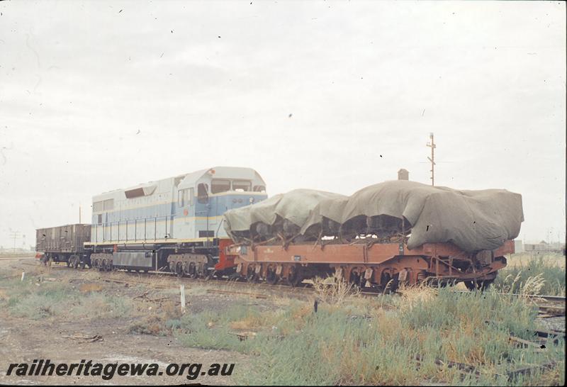 P11903
L class 256, on transfer bogies, bogies on special flat wagon, Port Pirie yard.
