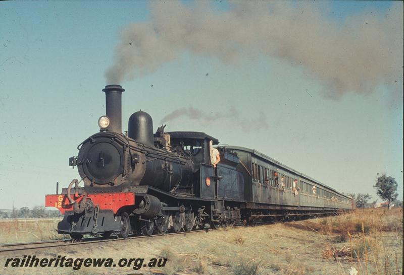 P11938
G class 123 on special train, north of Dardanup. PP line.
