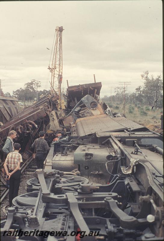 P11982
V class 1206, Y class 1105 in background, Mundijong Junction accident. SWR line.
