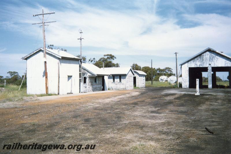 P12086
Loco shed, out buildings, grounded tanks from JG tank wagons, Wagin loco depot, GSR line, tracks removed
