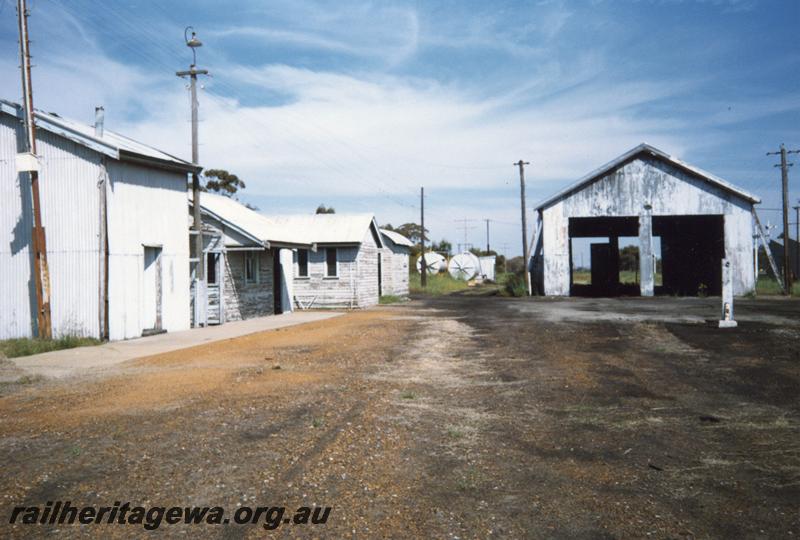 P12088
Loco shed, out buildings, grounded tanks from JG tank wagons, Wagin loco depot, GSR line, tracks removed
