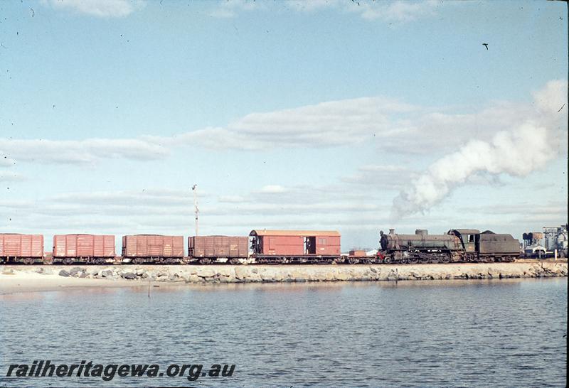 P12186
W class, assisting coal train across the plug, Bunbury. SWR line.
