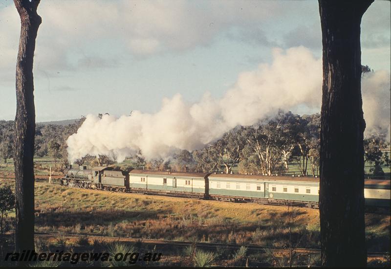 P12220
W class 946, Reso train, departing Bowelling, Narrogin line diverging in foreground. WB line.
