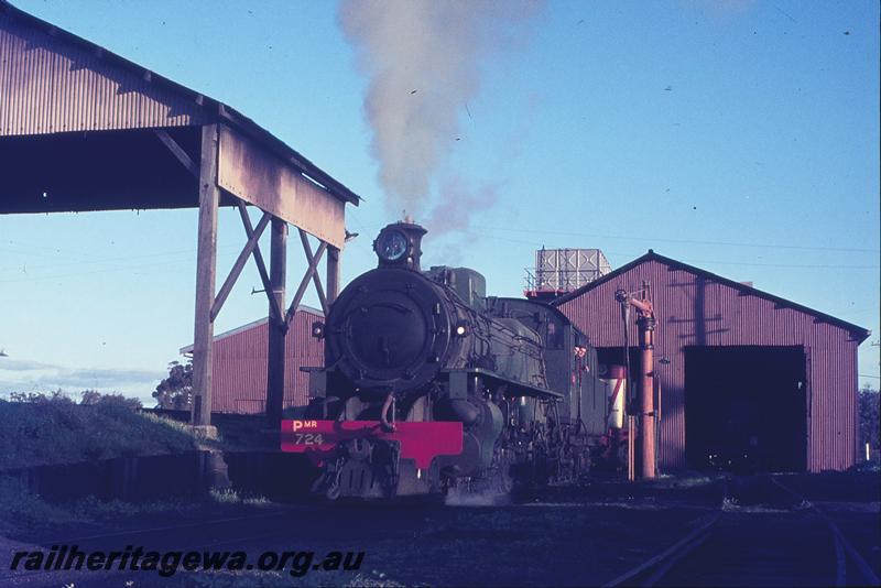 P12284
PMR class 724, Pinjarra loco shed, Y class inside shed. SWR line.
