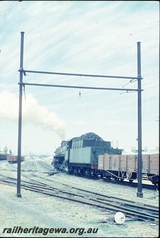 P12326
PMR class 729, 37 goods, departing East Perth, remains of overhead wiring for SEC loco. SWR line.

