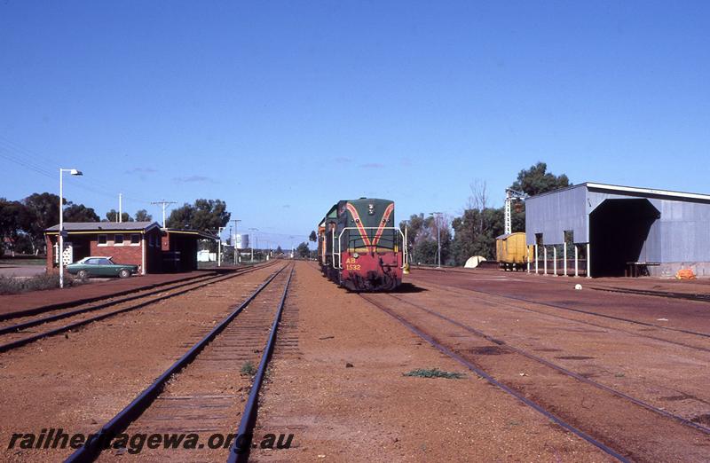 P12510
AB class 1532, station building, goods shed, Wongan Hills, north side, GM line
