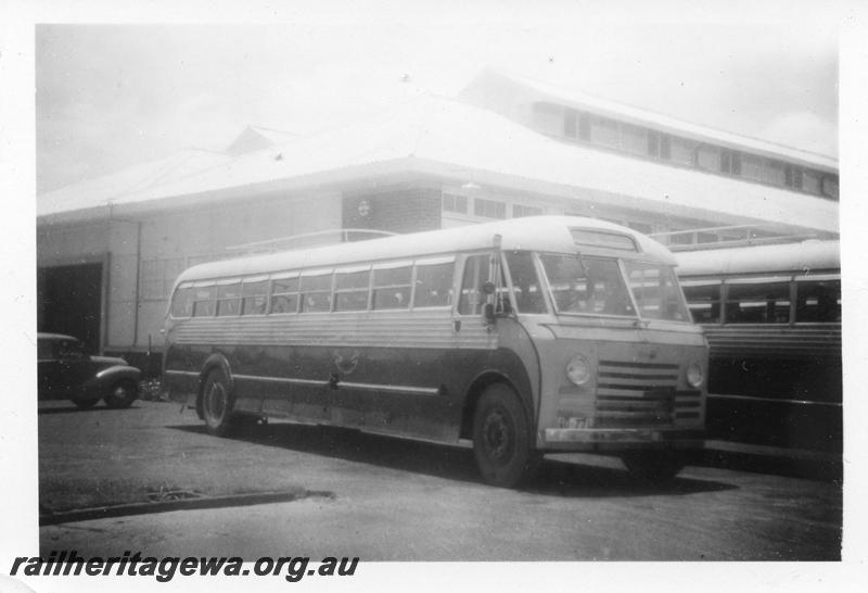 P12563
Railway Road Service Daimler bus No.DA29, side and front view
