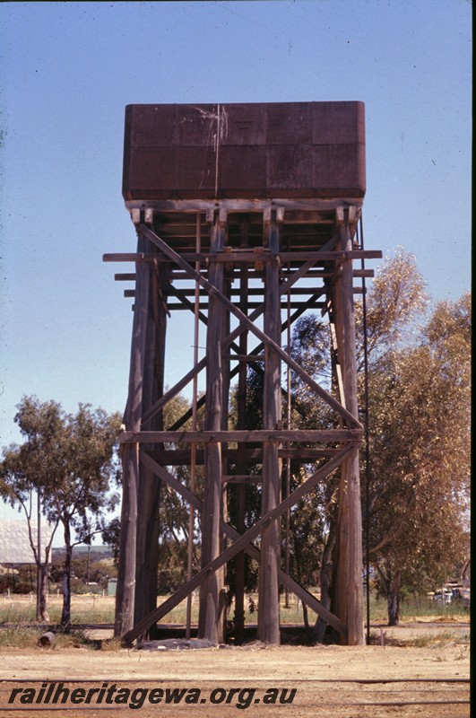 P13852
Water tower, Wongan Hills, EM line side view.
