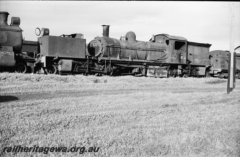 P13858
MSA class 491, stowed at the Midland Workshops graveyard, front and side view 
