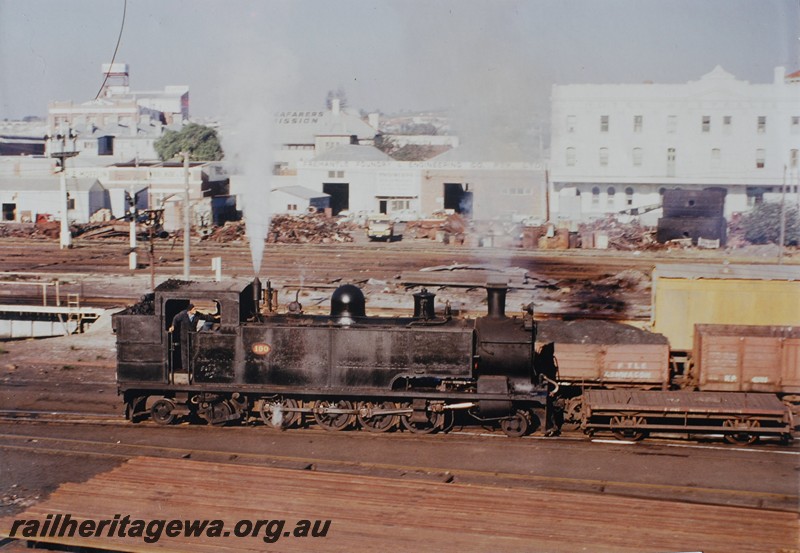 P14131
K class 190, shunting near the Fremantle Loco Depot, side view.

