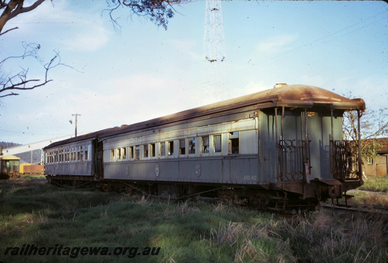 P14340
ARS class 422 second class sleeping carriage, side and end view, Midland, ER line.
