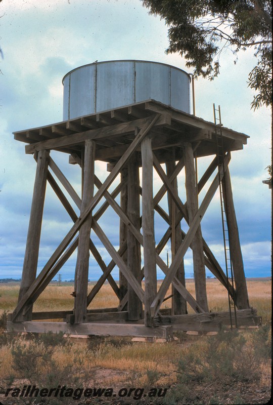 P14348
Water tower, 10,000 gallon squatters tank, Shackleton, YB line.
