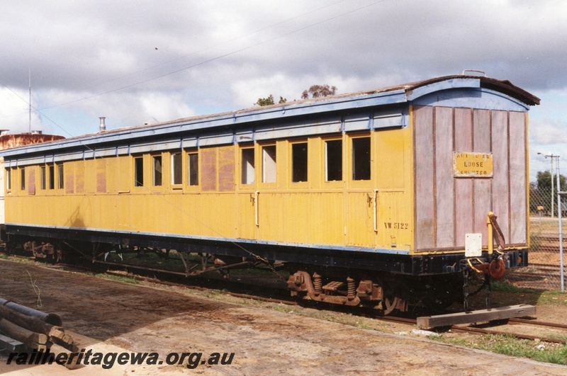 P15410
VW class 5122 carriage, ex ACL class 409, yellow and blue livery, side and end view, Museum at Wyalkatchem
