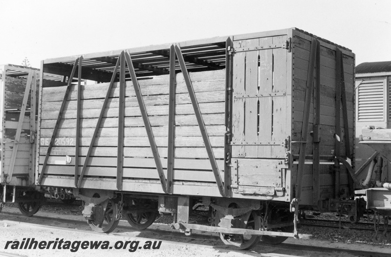 P15557
BE class 20592 four wheel cattle wagon, Midland, side and end view
