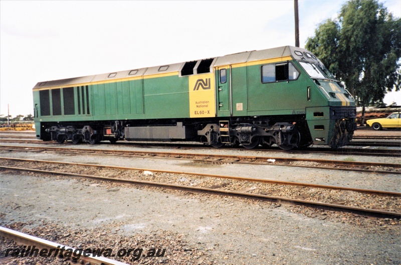 P15578
Australian National EL class 60X, green livery with a yellow panel on the side, side and front view
