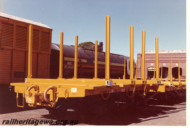 P16020
NFB class 22880, bolster wagon, yellow, Midland workshops, other rolling stock, end and side view
