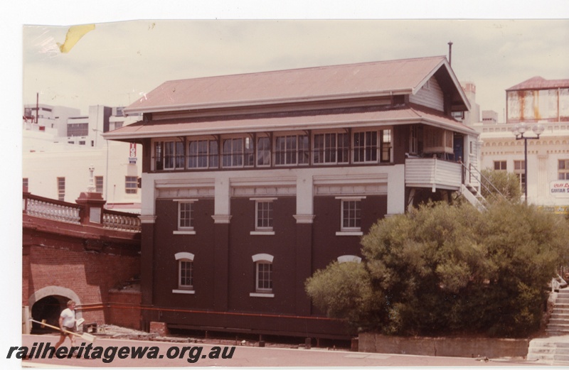 P16249
Signal Box C, Perth city station, side view
