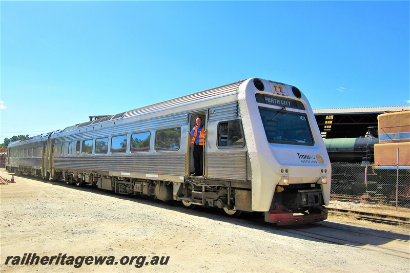 P16889
PTA Australind railcar ADP class 103 leading ADP class 101 through the Rail Transport Museum site, Bassendean, en route to UGL for servicing
