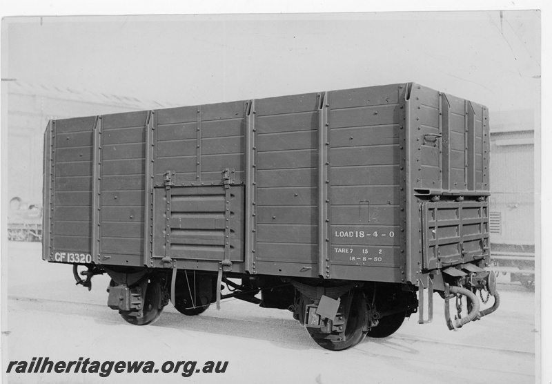 P16938
GF class 13320 wagon with end and side tipping doors.

