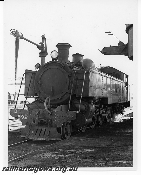 P16952
DD class 592 at Perth City Station. Water column at side of locomotive. ER line 
