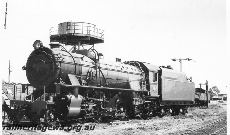 P17077
V class 1220 steam locomotive, front and side view, water tower, water column, coal boxes, Midland, ER line.
