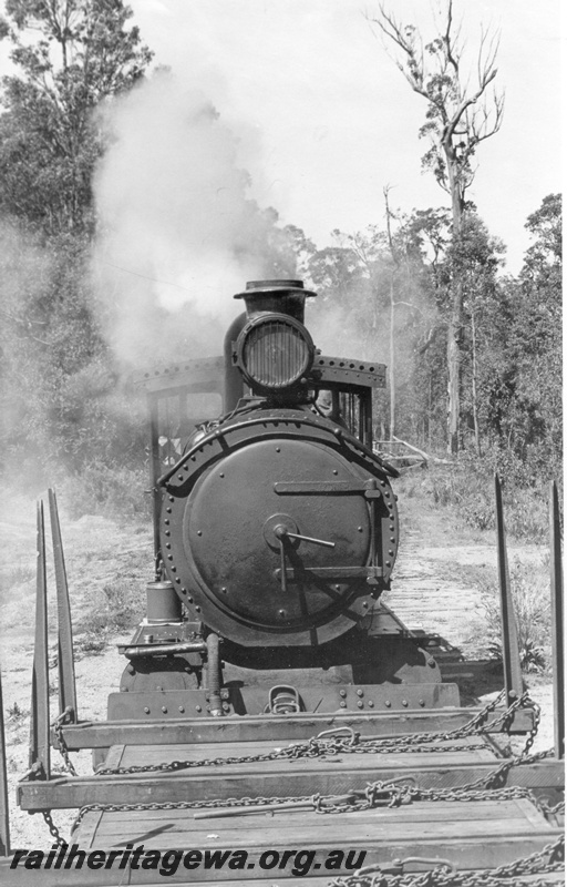 P17081
Millars YX class steam locomotive pushing flat timber truck fitted out with stanchions and chains, Donnelly River Mill line.

