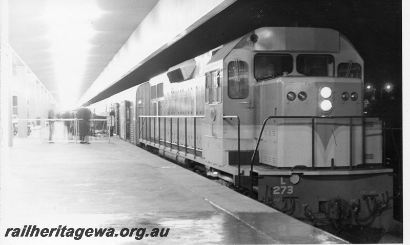 P17779
L class 273, on No 1283 passenger train, platform, roof, Perth Terminal, ER line, side and front view
