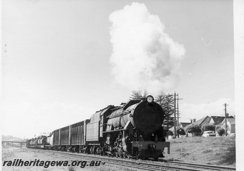 P18215
V class 1224 steam locomotive, side and front view, on No. 848 fast goods train, Maylands heading west, ER line.
