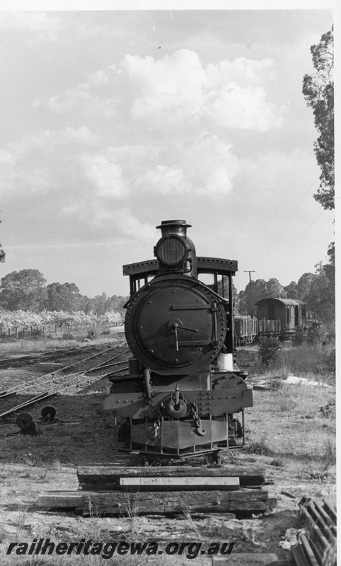 P18258
YX class 86, on goods train in siding, Yornup, PP line, front on view
