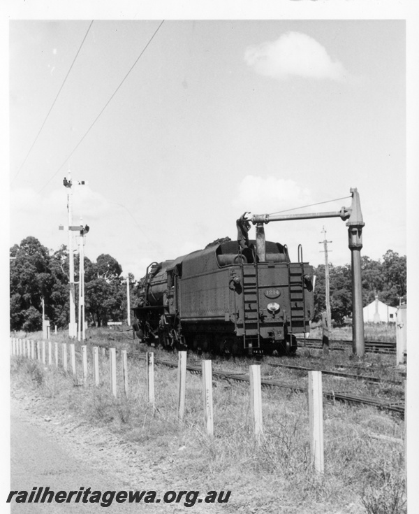 P18369
V class 1214, taking on water, water tower, signals, Chidlow, ER line, rear and side view
