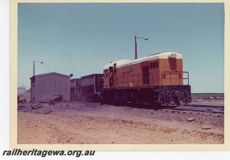 P18924
Goldsworthy Mining (GML) B class 1 at unloading facility Finucane Island.
